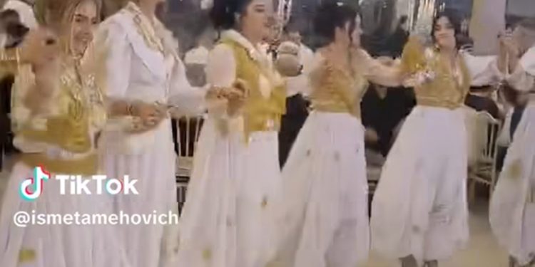 Kada ste poslednji put vidjeli kolo na svadbi u tradicionalnoj nošnji VIDEO