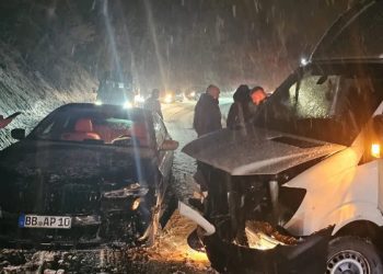 Sniježne padavine izazvale udes u blizini Novog Pazara, saobracaj obustavljen prema Sjenici