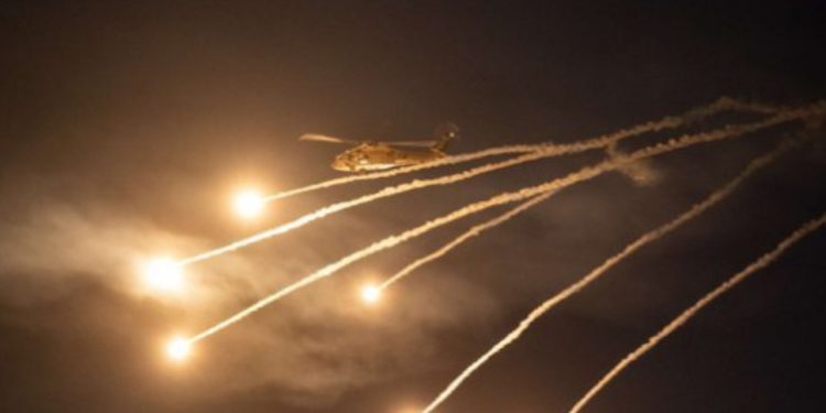 Nebo zasijalo iznad vojne baze Bondstil na Kosovu, vojna vježba za različite operacije