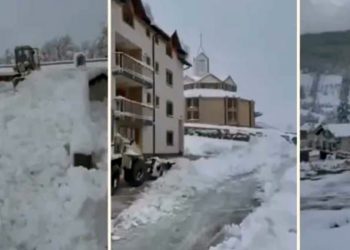 Ljudskost Bošnjaka: Očistili snijeg oko crkve za Božić