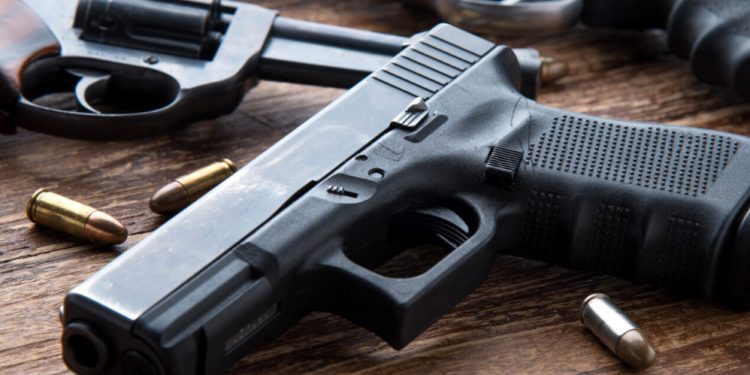 Vlasnici oružja na meti poreske uprave, kreću i izvršitelji