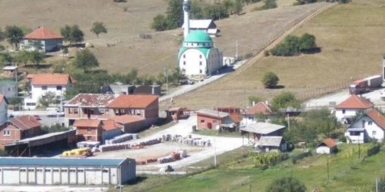 Dubovo: Predgrađe Tutina, puno topline i zajedništva