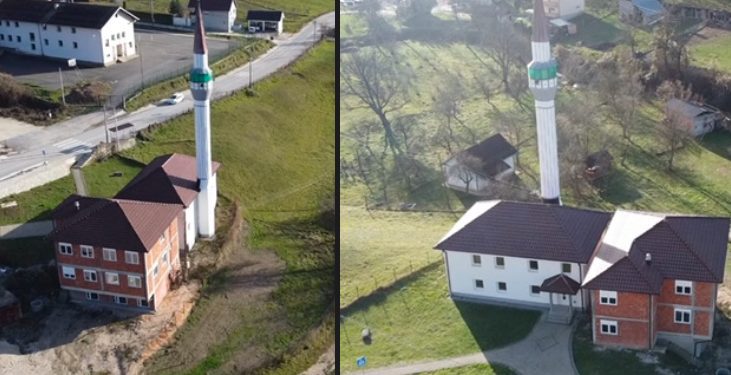 Džamija u Donje Sebečevo, pored regionalnog puta između Tutina i Novog Pazara