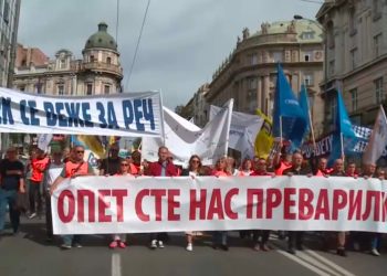 Totalni štrajk prosvetara od ponedeljka, pridružuju se studentima