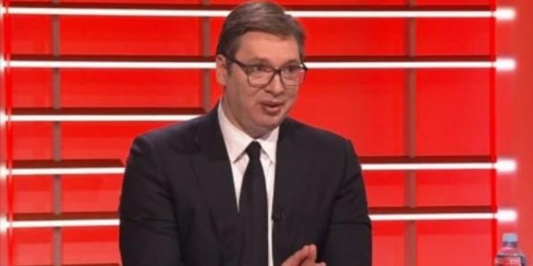 Vučić pristaje na održavanje savetodavnog referenduma o njegovoj smeni