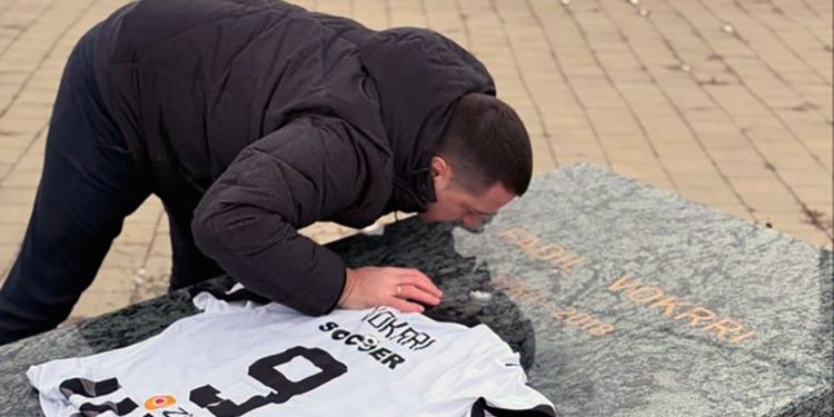 Funkcioner SPS-a posjetio mezar Fadilja Vokrija u Prištini