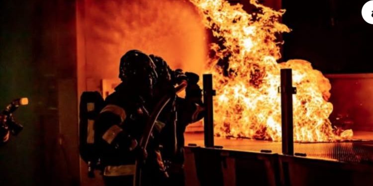 Raste broj žrtava u strašnom požaru staračkog doma, 8 poginulo a 7 povređeno