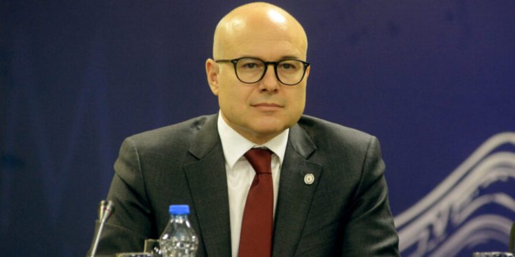 Premijer prijeti prosvetarima: Ko ne bude radio danas doći će mu inspekcija