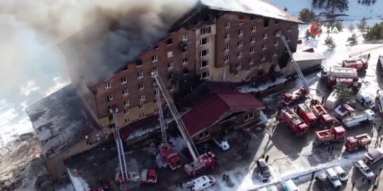 Požar u hotelu u turskom skijalištu Kartalkaya, 66 osoba stradalo i preko 50 povređeno