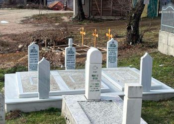 Ponovno oskrnavljeno šehidsko mezarje u Kragljivodi kod Srebrenice, sada betoniraju krstove