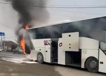 Požar autobusa u Konarevu kod Kraljeva, ispituje se uzrok