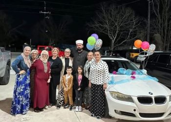 Džematlije u Houstonu obradovale efendiju Sadika luksuznim BMW-om
