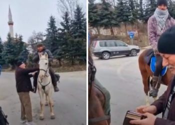 Pešterac iz Duge Poljane ispratio hadžije iz Španije: Nek vi se nađe, novčano ih darovao