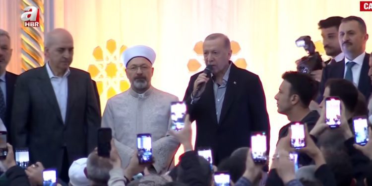 Erdogan klanjao Bajram u Ćamlići: Neka Bog uništi cionistički Izrael zbog zločina u Gazi