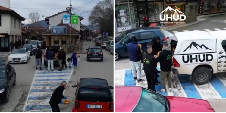 HO Uhud dijeli besplatno ramazanske pitice kod Arap džamije