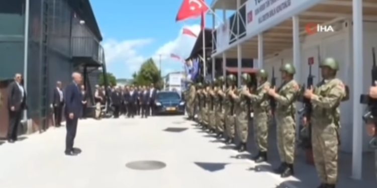 Erdogan posjetio turski vojni bataljon u BiH: BiH nam je amanet