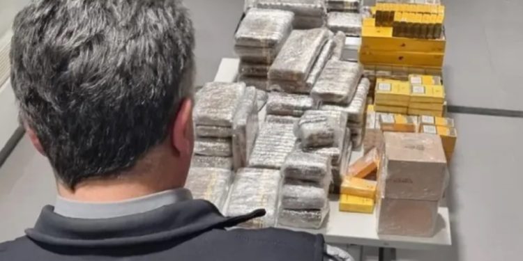 Hapšenje na granici: Mladić iz Novog Pazara osumnjičen za krijumčarenje cigareta