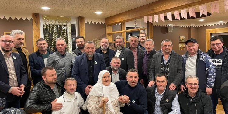 Bošnjaci dočekali nanu Fatu u Frankfurtu i upriličili iftar