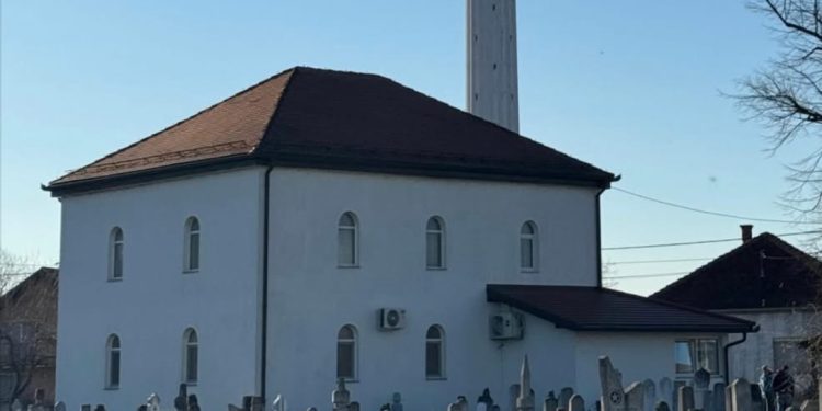 Vandalski napad na Puhalsku džamiju u Bosanskoj Dubici