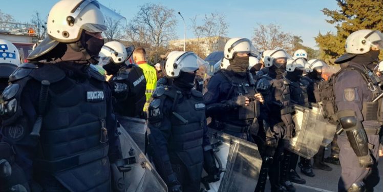 Protest u Beogradu 15. marta: Napetosti i neizvesnosti, policija izjavila da neće tući studente