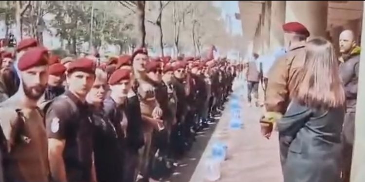 Veterani 63. padobranske brigade kao simbol podrške i zajedništva, štitimo studente