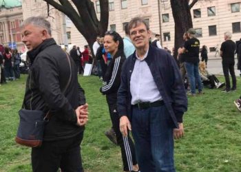 Vojislav Koštunica na protestu u Beogradu: Simbolična podrška ili povratak u fokus?