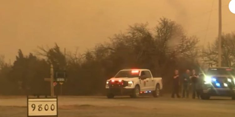 Dok Amerika bombarduje Jemen tornado  i druge vremenske nepogode odnijele preko 40 žrtava