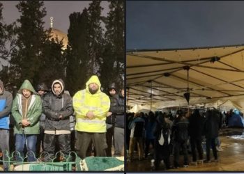 Kiša kao blagoslov za vjernike koji su obavili teravih namaz u džamiji Al Aksa