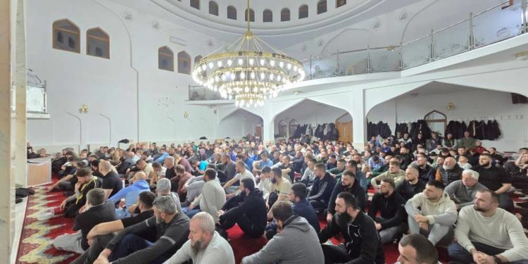 “Ko isposti Ramazan vjerujući i nadajući se nagradi, biće mu oprošteni prethodni grijesi.”