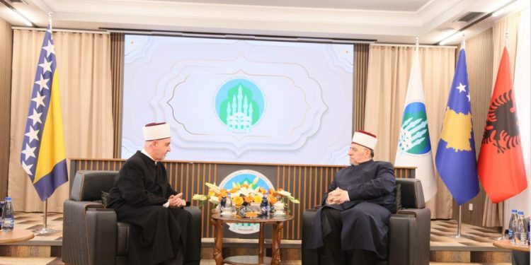Jačanje vjerske saradnje između BiH i Kosova: Sastanak reisul-uleme Kavazovića i glavnog muftije Ternave