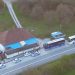 Video snimak ponovo otkrio: Pješaci sa Kosova često koriste autobuse u pratnji policije