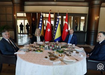 Erdogan domaćin članovima Predsjedništva BiH, sastanak na marginama Četvrtog Antalijskog diplomatskog foruma