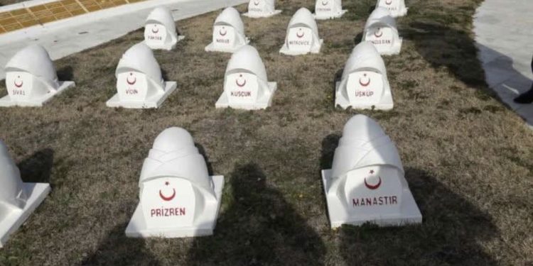 Mezarluci poginulih Bošnjaka i Albanaca u bitci kod Çanakala- Galipolje