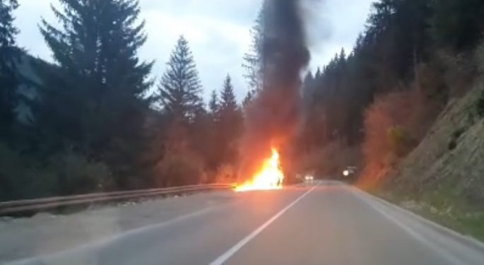 Samozapaljenje automobila na magistralnom putu Nova Varoš- Prijepolje