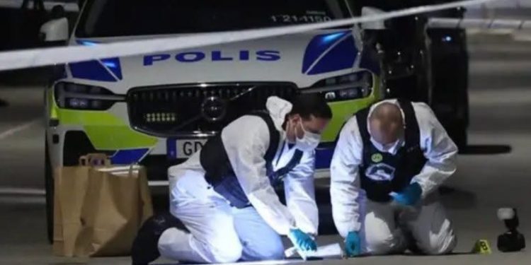 Opsadno stanje u Švedskoj: Pucnjava u Uppsali odnijela tri života, potraga za napadačem u toku