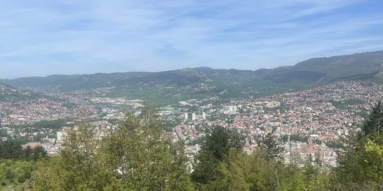 Maj 2025: Neuobičajeno hladan i kišovit pa i snijega je bilo – evo kad počinju letnje temperature