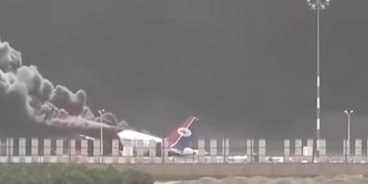 Izraelski zračni napadi u Jemenu doveli do obustave letova i eskalacije sukoba