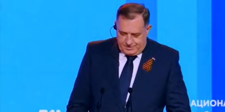 Dodik jedno priča kod Putina a kod Erdogana podvije rep: Vređao Bošnjake tokom obraćanja u Moskvi