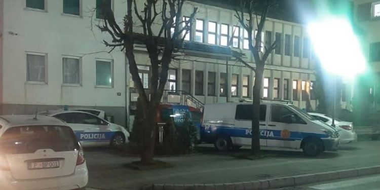 Dramatičan incident u Rožajama: Hapšenje supružnika i pronalazak ilegalnog oružja