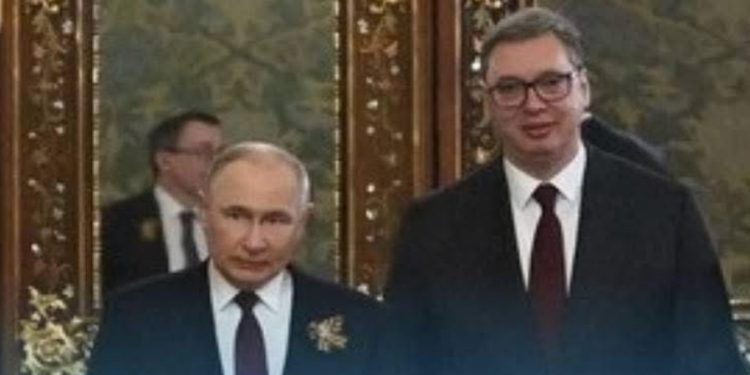 Britanski parlamentarci traže promenu spoljne politike prema Srbiji nakon Vučićevog prisustva paradi u Moskvi