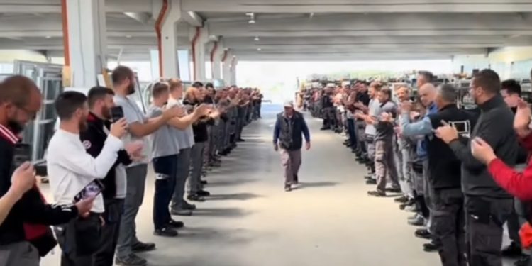 Emotivan ispraćaj Asima u penziju: Kolege mu priredile veličanstvenu proslavu, kao predsjedniku