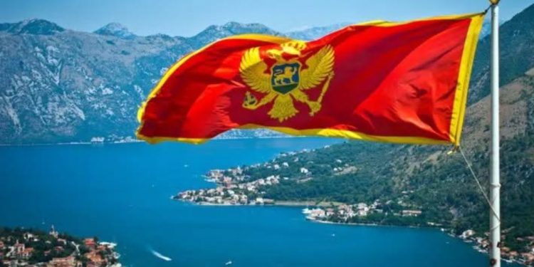 Crna Gora slavi 19 godina nezavisnosti, nestabilna politička situacija i podjeljeno društvo