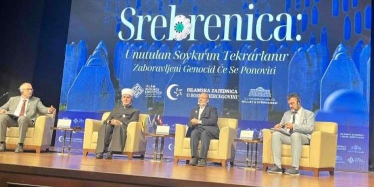 Kavazović u Ankari: Poziv na pravdu i sjećanje na Srebrenicu, BiH u najvećoj posljeratnoj krizi
