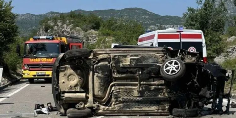 Teška saobraćajna nesreća kod Nikšića: Jedna osoba poginula, dvije povrijeđene