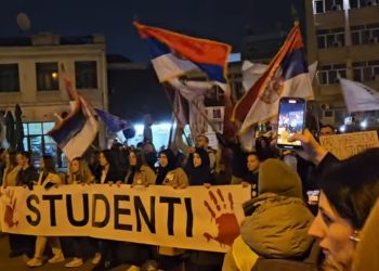 Vidovdanski miting i kontramiting studenata i ćaćiovaca, sve podsjeća na doba Miloševića