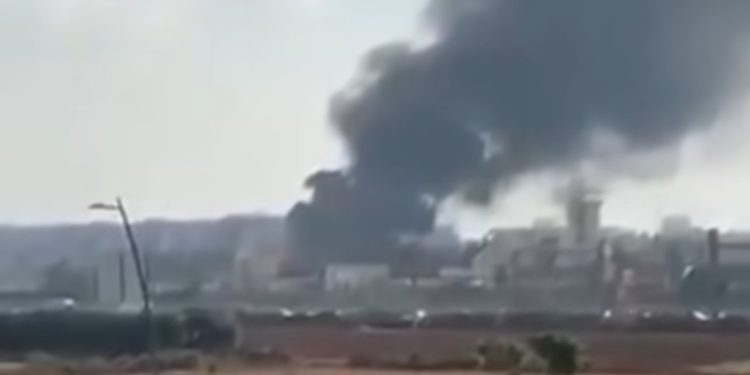 Iran nastavlja lansirati rakete prema Izraelu, Izraelci bježe iz zemlje