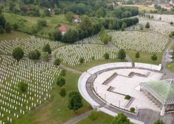 Bijela boja simbol stradanja nevinih žrtava, poziv da svi u Potočari dođu u bijele majice i marame