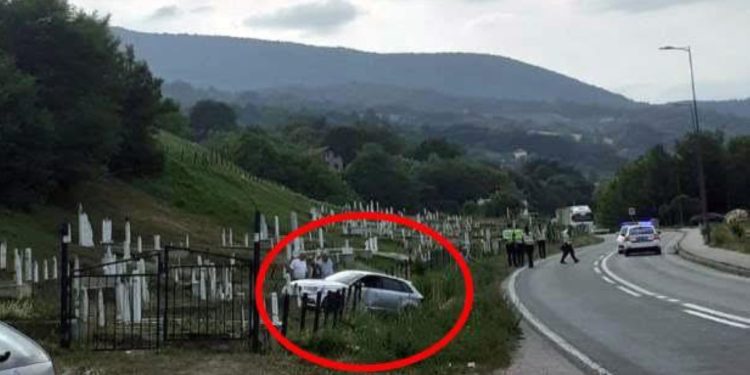 Drama kod Prijepolja: Automobil sletio u groblje u Velikoj Župi