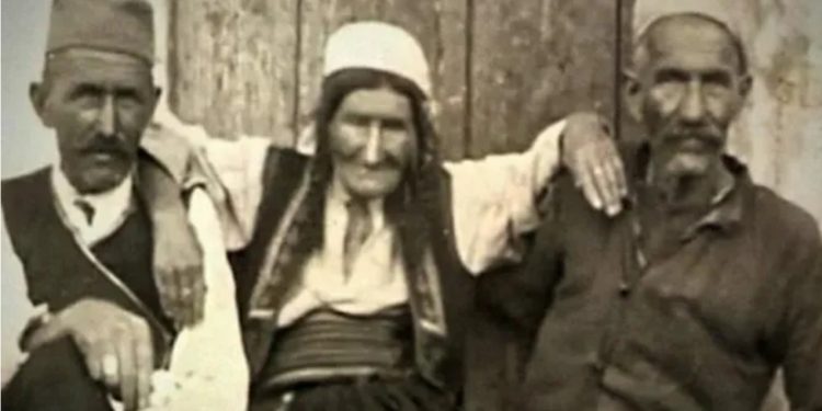 Majka Ružica i dva sina- Alija i Luka: Dvije vjere jedno srce, šajkača i ćulah