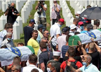 14 žrtava genocida u Srebrenici spremni za ukop, među njima maloljetnici, braća i očevi sa sinovima